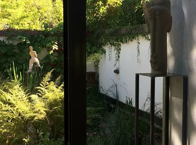 Art Lovers Bed & Breakfast